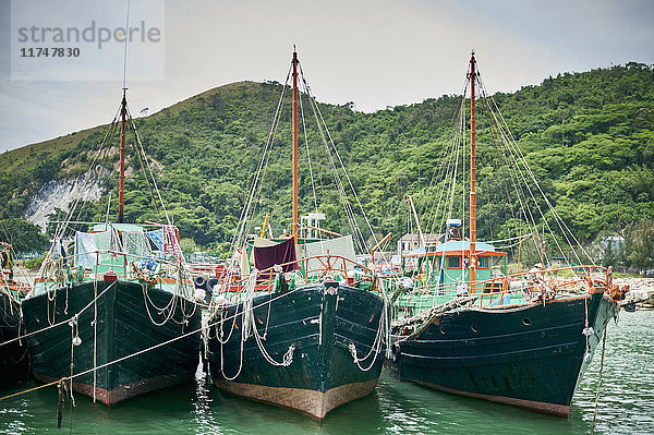 Boote auf dem Wasser  Tai O  Hongkong