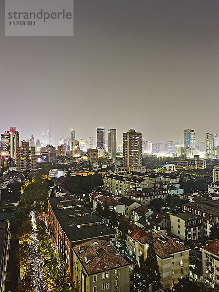 Jing Ein Bezirk mit Blick auf den Pu-Dong-Bezirk  Shanghai  China