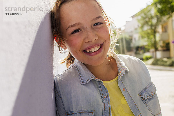 Lächelndes junges Mädchen  Porträt
