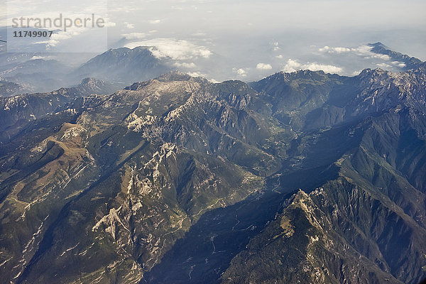 Luftaufnahme der italienischen Alpen  Verona  Italien