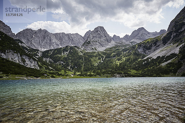 Wettersteingebirge und Seebensee  Ehrwald  Tirol  Österreich