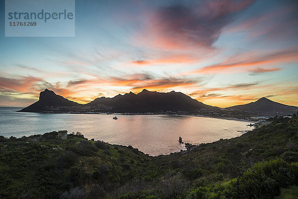 Hout Bay nach Sonnenuntergang  Kap der Guten Hoffnung  Südafrika  Afrika