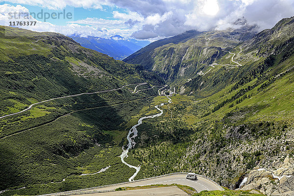 Gletsch mit Rhone  Grimsel- und Furkapassstrasse  Kanton Wallis  Schweiz  Europa