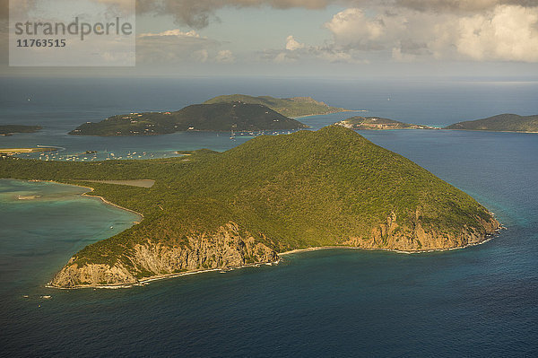 Luftaufnahme von Beef Island  Britische Jungferninseln  Westindien  Karibik  Mittelamerika