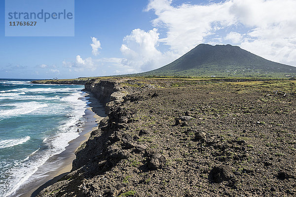 Costaline vor dem Quill-Hügel  St. Eustatius  Statia  Niederländische Antillen  Westindische Inseln  Karibik  Mittelamerika