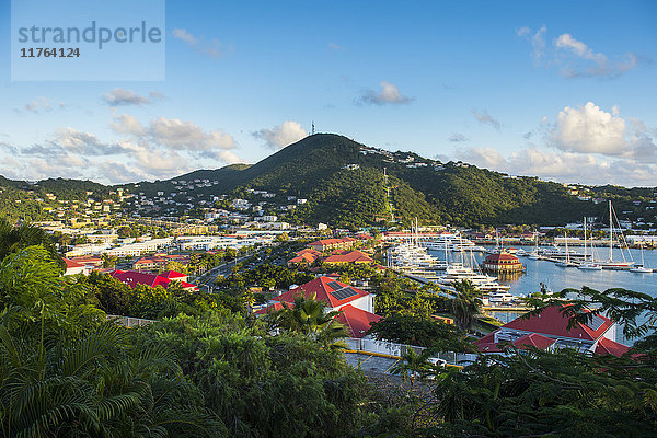 Blick über Charlotte Amalie  Hauptstadt von St. Thomas  US-Jungferninseln  Westindische Inseln  Karibik  Mittelamerika