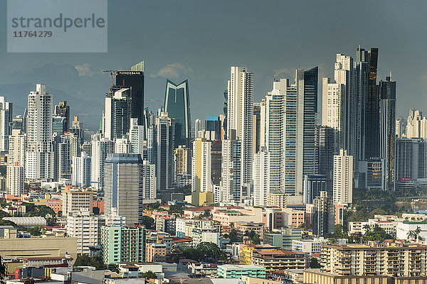 Blick über Panama-Stadt von El Ancon  Panama  Mittelamerika