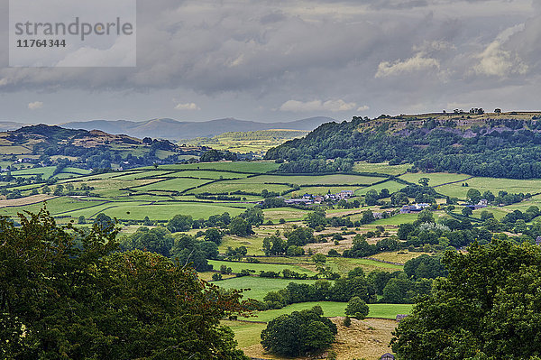 Blick nach Norden vom Triangulationspunkt  Cartmel Fell  South Lakeland  Cumbria  England  Vereinigtes Königreich  Europa