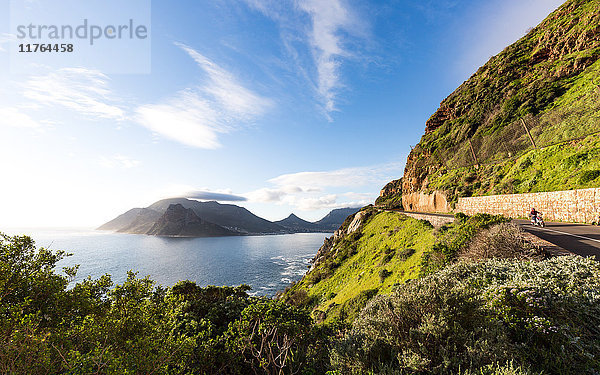 Motorrad auf dem Chapman's Peak Drive  Hout Bay  Kaphalbinsel  Westkap  Südafrika  Afrika