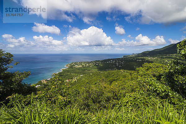 Blick auf die Küste von Montserrat  Britisches Überseegebiet  Westindische Inseln  Karibik  Mittelamerika