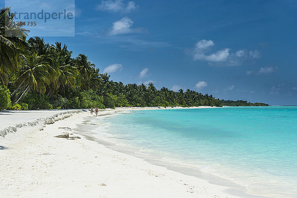Weißer Sandstrand und türkisfarbenes Wasser  Sun Island Resort  Insel Nalaguraidhoo  Ari-Atoll  Malediven  Indischer Ozean  Asien