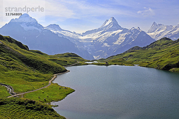 Bachalpsee bei First und Berner Alpen  Grindelwald  Berner Oberland  Schweiz  Europa
