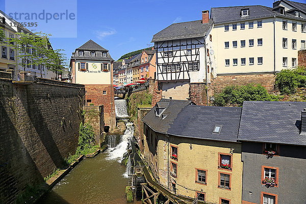 Hackenbergmühle mit Leukbach-Wasserfall und Mühlenmuseum  Saarburg an der Saar  Rheinland-Pfalz  Deutschland  Europa
