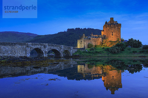 Eilean Donan Castle  Highlands  Schottland  Vereinigtes Königreich  Europa