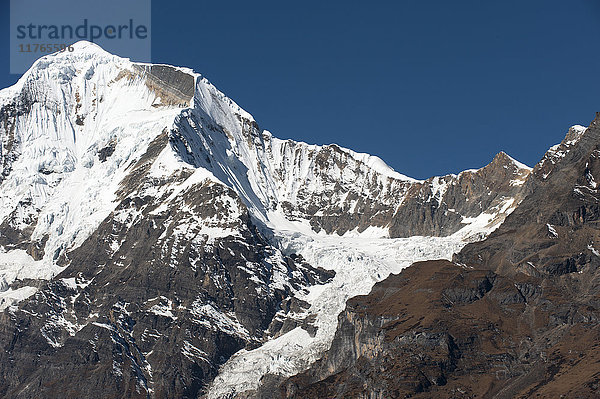 Der Jomolhari  mit 7326 m der dritthöchste Berg Bhutans  von Jangothang aus gesehen  Bezirk Thimpu  Bhutan  Himalaya  Asien