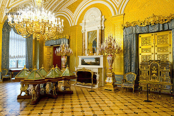 Der Goldene Salon im Winterpalast  Staatliches Eremitage-Museum  UNESCO-Weltkulturerbe  St. Petersburg  Russland  Europa