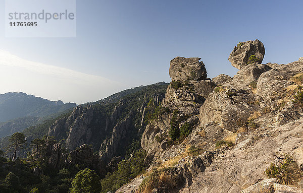 Die geformten Felsen im Naturpark des L'Ospedale-Massivs  Piscia Di Gallo  Zonza  Südkorsika  Frankreich  Europa