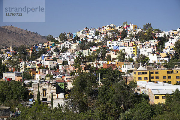 Blick vom Templo de San Diego  Fernsicht auf die Stadt  Guanajuato  Mexiko  Nordamerika