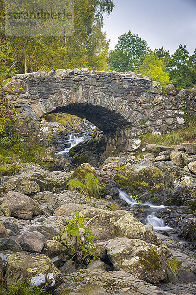 Ashness Bridge  Lake District National Park  Cumbria  England  Vereinigtes Königreich  Europa