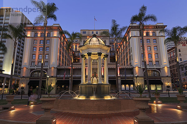 Broadway-Brunnen und U.S. Grant Hotel  Gaslamp Quarter  San Diego  Kalifornien  Vereinigte Staaten von Amerika  Nord-Amerika