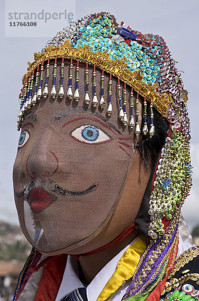 Einheimische Quechua feiern den Tag von San Jeronimo  dem Schutzpatron der Stadt  Bezirk San Jeronimo  Cusco  Peru  Südamerika