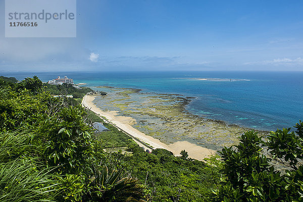 Blick über den Strand der heiligen Stätte von Sefa Utaki  UNESCO-Weltkulturerbe  Okinawa  Japan  Asien