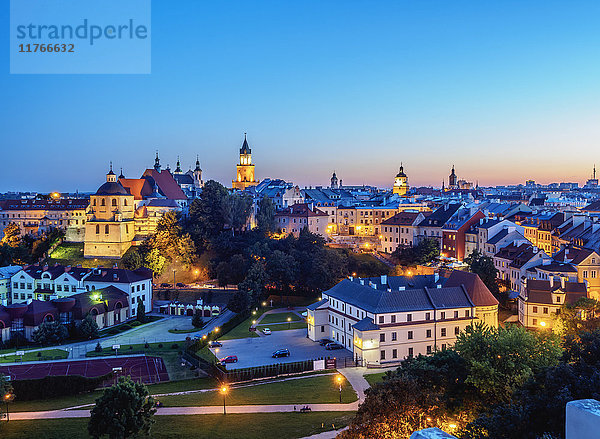 Skyline der Altstadt in der Dämmerung  Stadt Lublin  Woiwodschaft Lublin  Polen  Europa