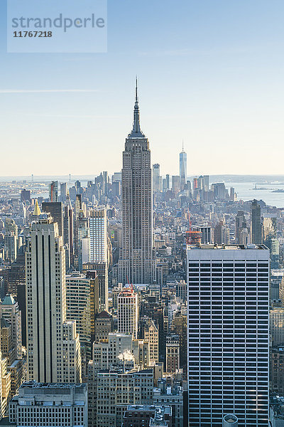 Skyline von Manhattan und Empire State Building  New York City  Vereinigte Staaten von Amerika  Nordamerika