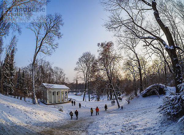 Park der Königlichen Bäder im Winter  Warschau  Woiwodschaft Masowien  Polen  Europa