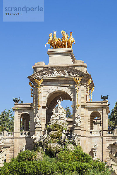 Triumphbogen und Cascada-Brunnen im Parc de la Ciutadella  Barcelona  Katalonien (Catalunya)  Spanien  Europa