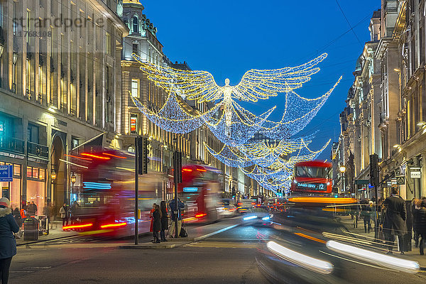 Weihnachtsbeleuchtung  Regent Street  West End  London  England  Vereinigtes Königreich  Europa