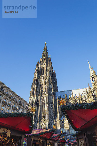 Deutschland  Köln  Weihnachtsmarkt am Kölner Dom