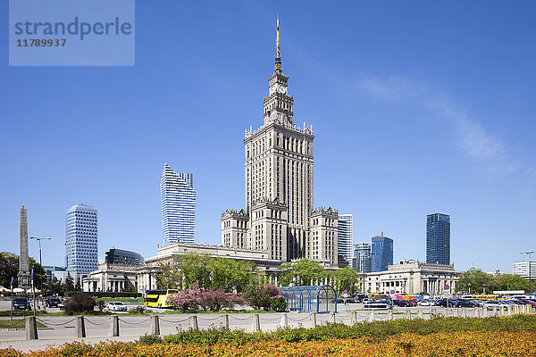 Polen  Warschau  Skyline mit Kultur- und Wissenschaftspalast