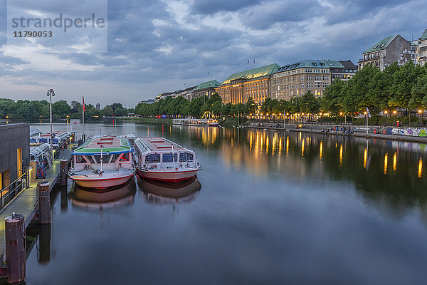 Deutschland  Hamburg  Passagierschiffe auf der Binnenalster