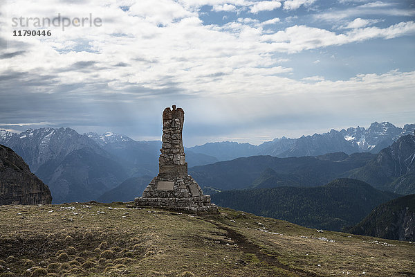 Italien  Südtirol  Dolomiten  Kriegsdenkmal im Nationalpark Tre Cime