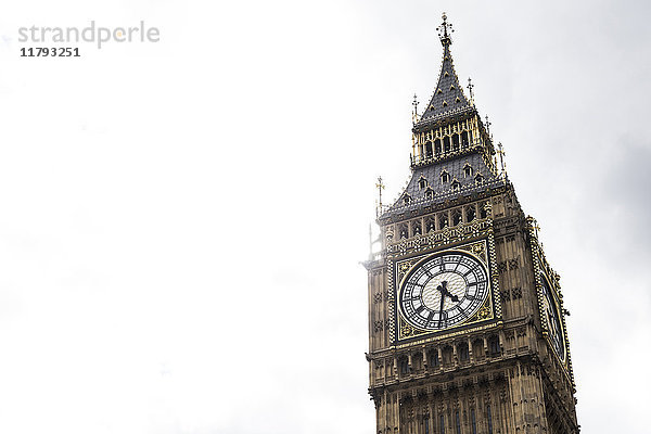 UK  London  Blick auf Big Ben im Gegenlicht