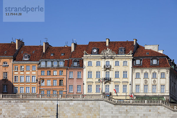 Polen  Warschau  historische Stadthäuser  Mehrfamilienhäuser entlang der Krakowskie Przedmiescie Straße