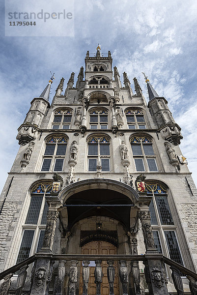 Niederlande  Gouda  gotisches Rathaus am Marktplatz