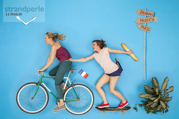 Freunde  die eine Fahrradtour nach Frankreich machen