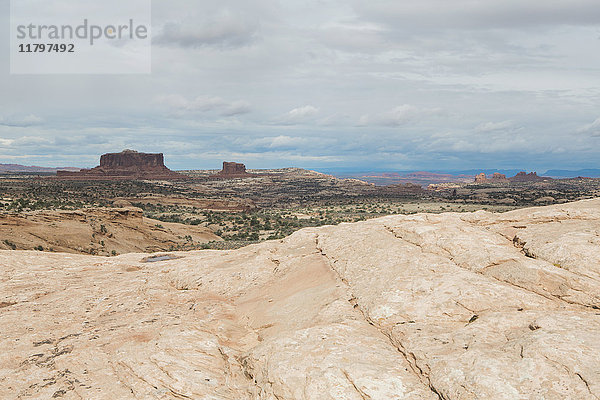 Felsgravuren und Tafelberge im Canyonlands-Nationalpark