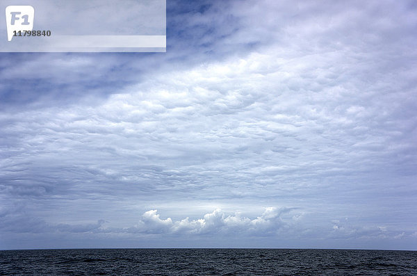 Wolken über dem Meer