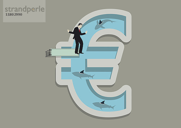 Geschäftsmann balanciert auf einem Sprungbrett über einem haifischverseuchtem Euro-Schwimmbecken