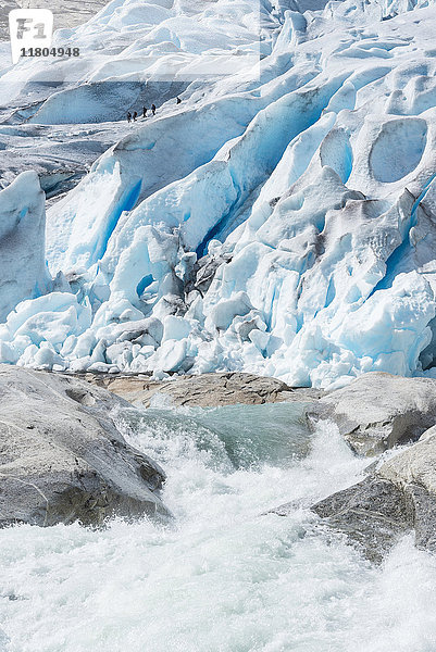 Fluss vor einem Gletscher
