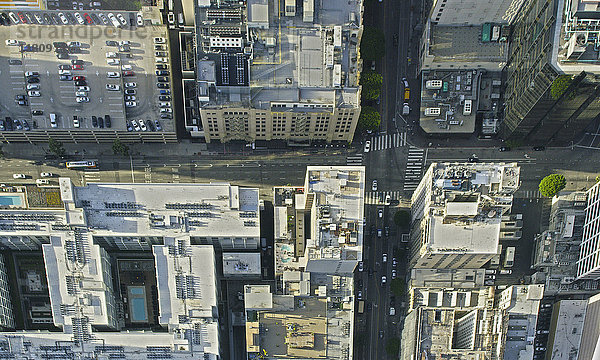Luftaufnahme einer Stadtkreuzung  Los Angeles  Kalifornien  Vereinigte Staaten