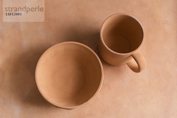 Tasse und Schale aus Keramik