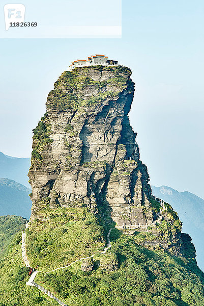 Erhöhter Blick auf die Felsformation des Mount Fanjing  Jiangkou  Guizhou  China