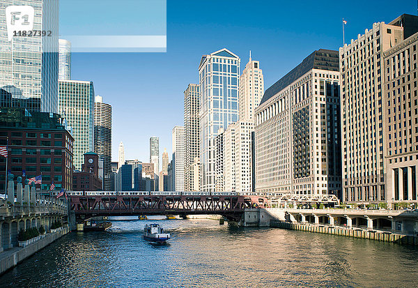 Wells Street Bridge  The Loop  Stadtzentrum Chicago  Illinois  USA