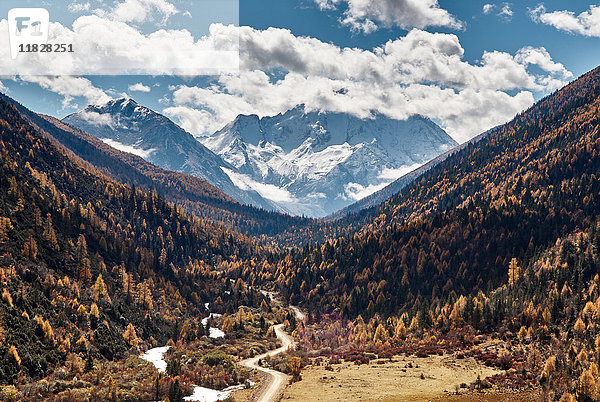 Landschaft am Berg Yarla  Danba  Sichuan  China