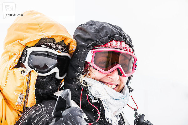 Nahaufnahmeporträt eines jungen Paares  Bramberg am Wildkogel  Österreich