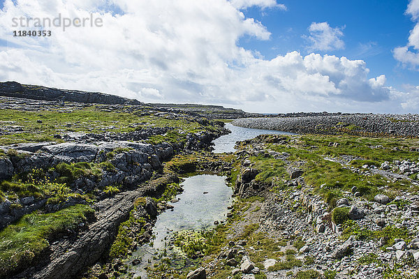 Sehr felsiger Boden in Arainn  Aaran Islands  Republik Irland  Europa